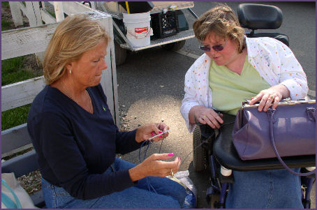 Trish Teaches Cindy how to cast on