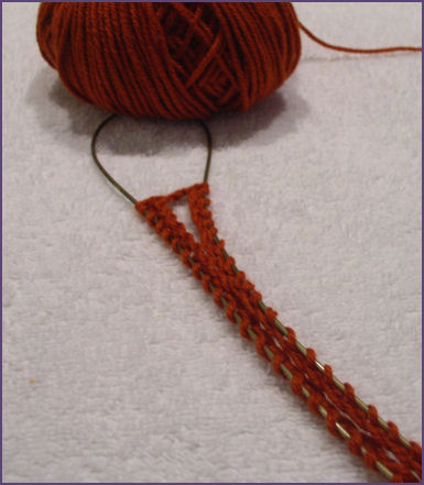 How to knit with double pointed needles