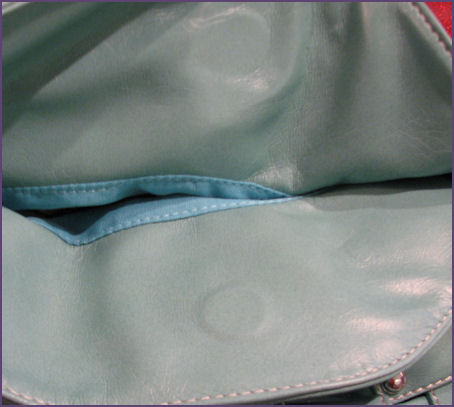 Namaste Laguna Bag, closeup of magnet closure